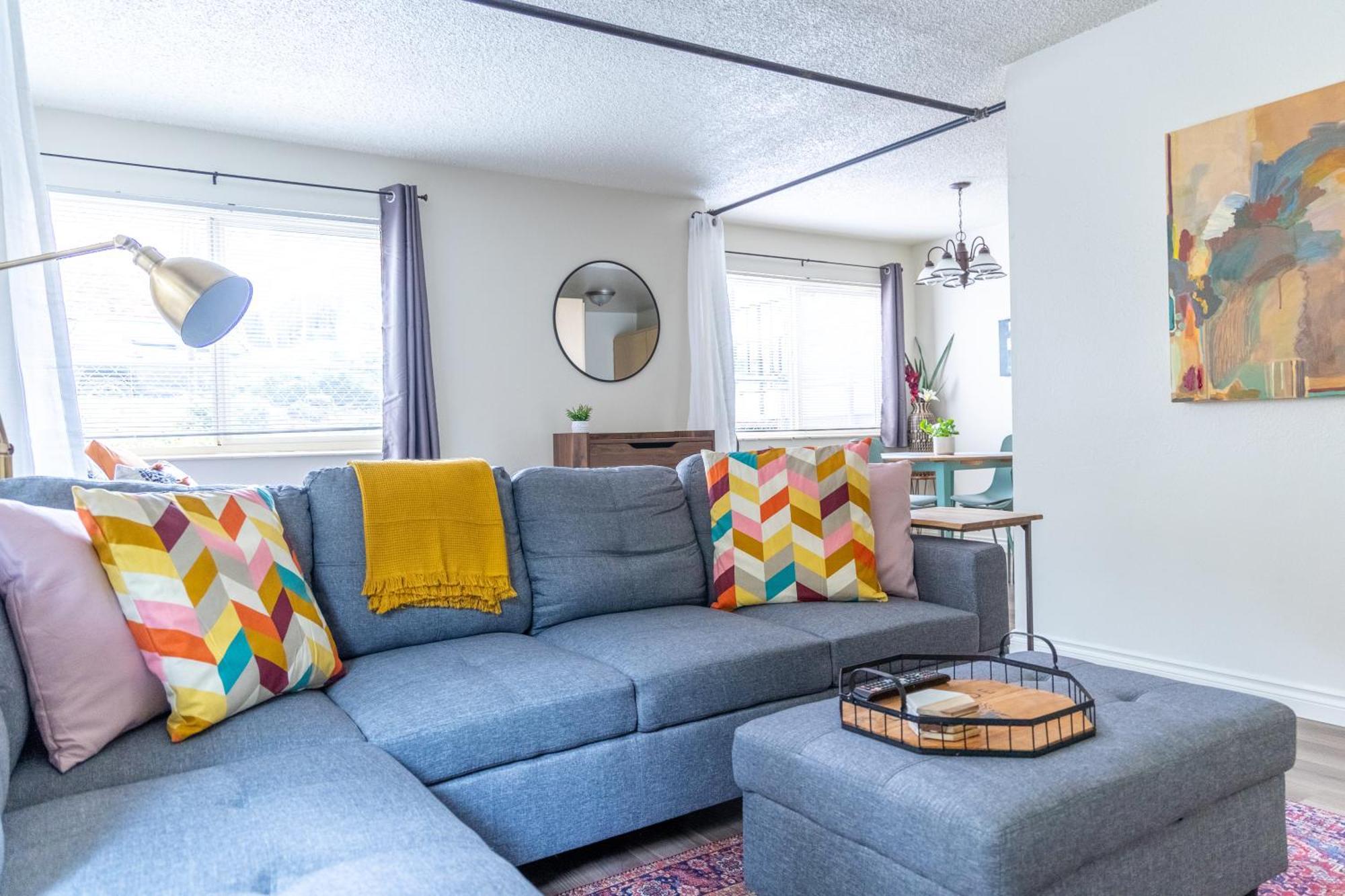 King Bed + Studio! Free Parking, Patio, Wfh Space! Σιάτλ Εξωτερικό φωτογραφία