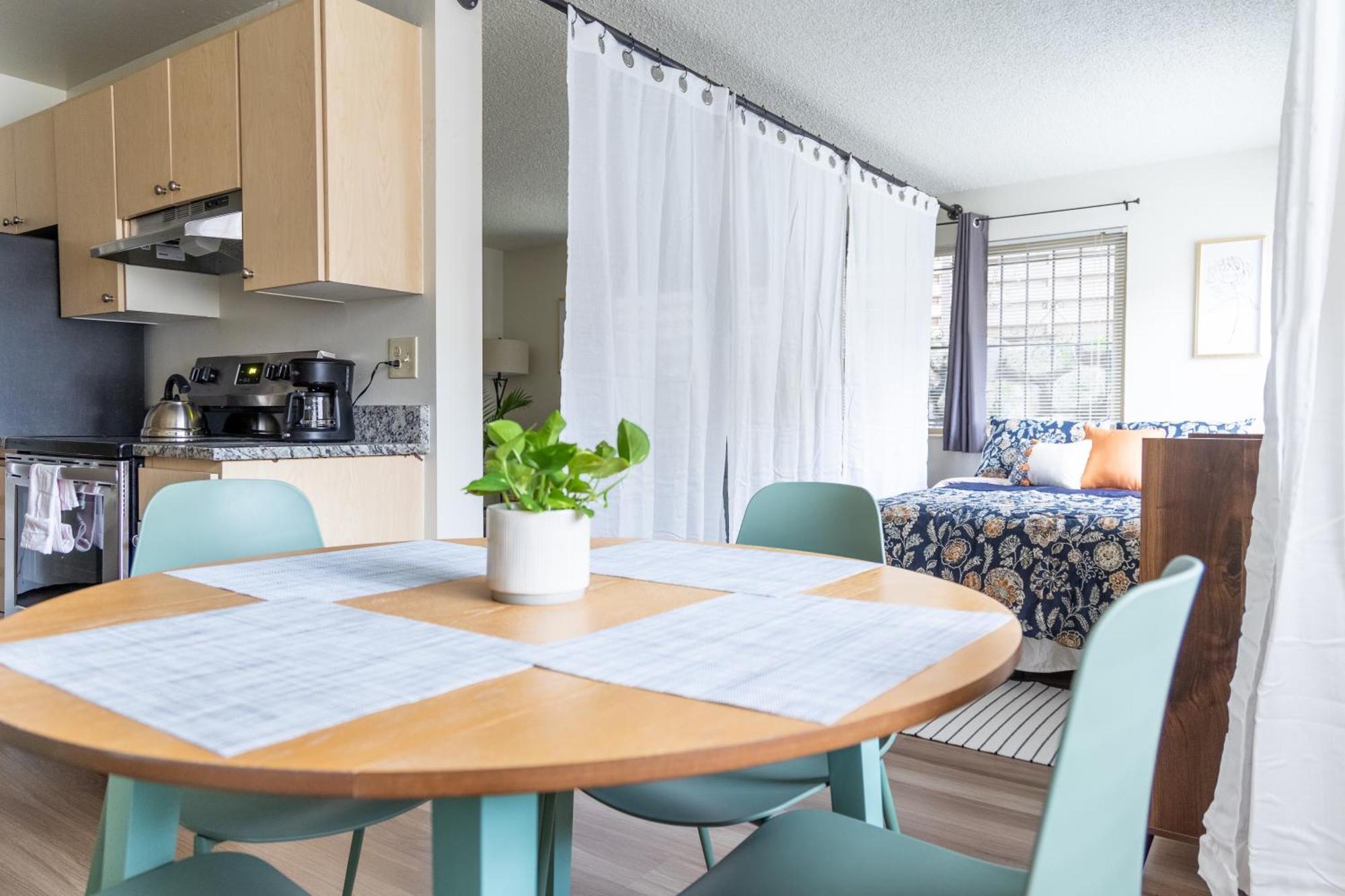 King Bed + Studio! Free Parking, Patio, Wfh Space! Σιάτλ Εξωτερικό φωτογραφία